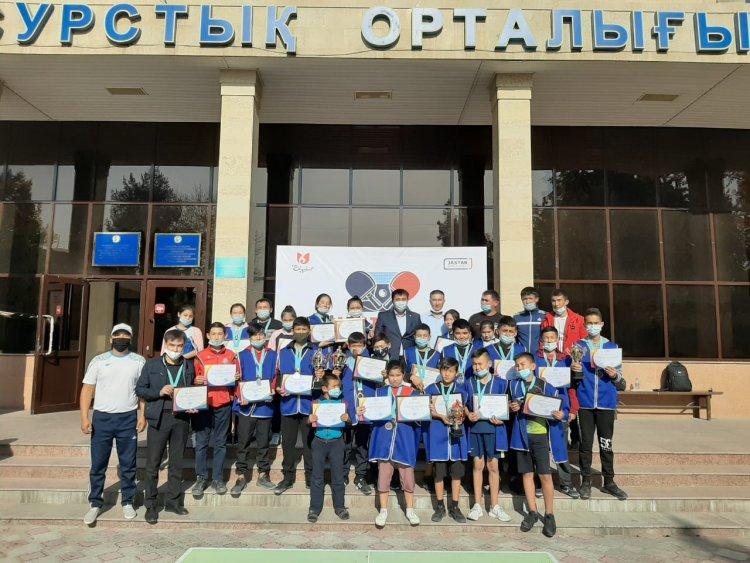 "Саламатты ұрпақ" тақырыбында үстел теннисінен жарыс